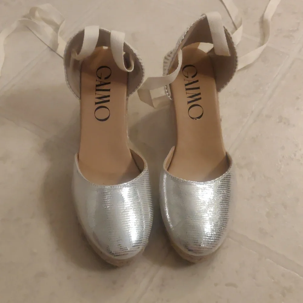 New!Gaimo Silver Tone Espadrille Closed Toe Wedge Sandals Y2K Cottagecore Coasta
